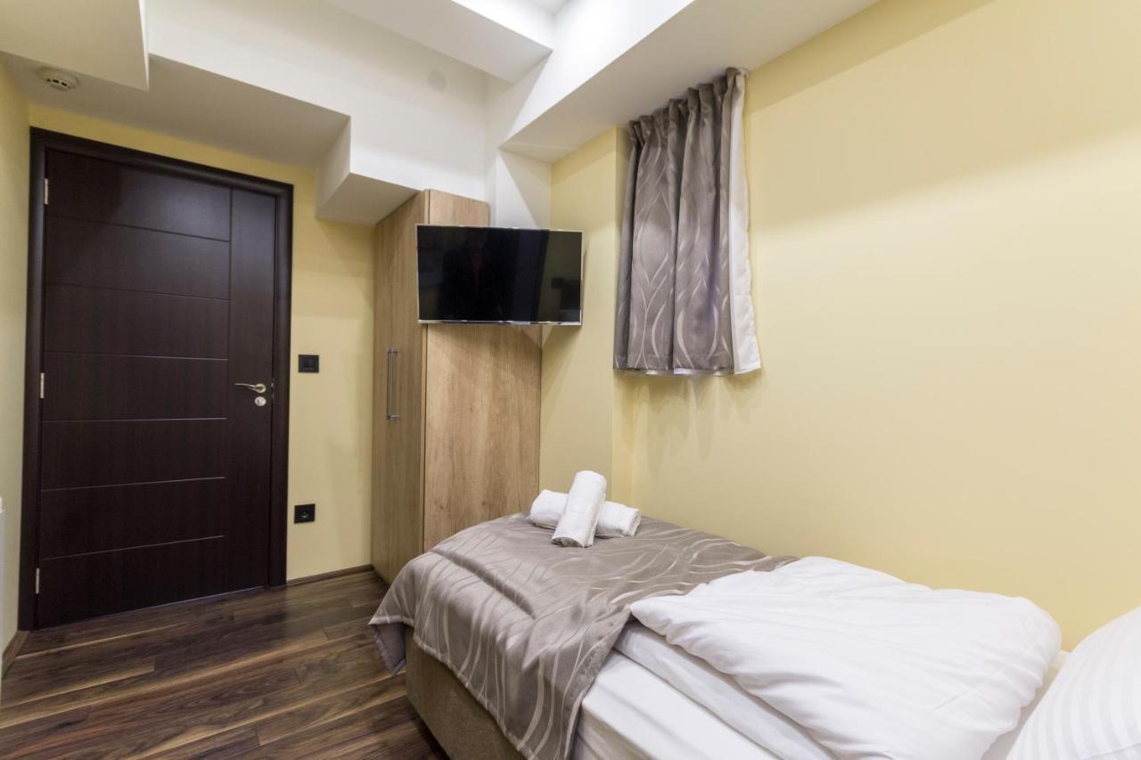 Madison Inn Suites - Wilson'S Square 베오그라드 외부 사진